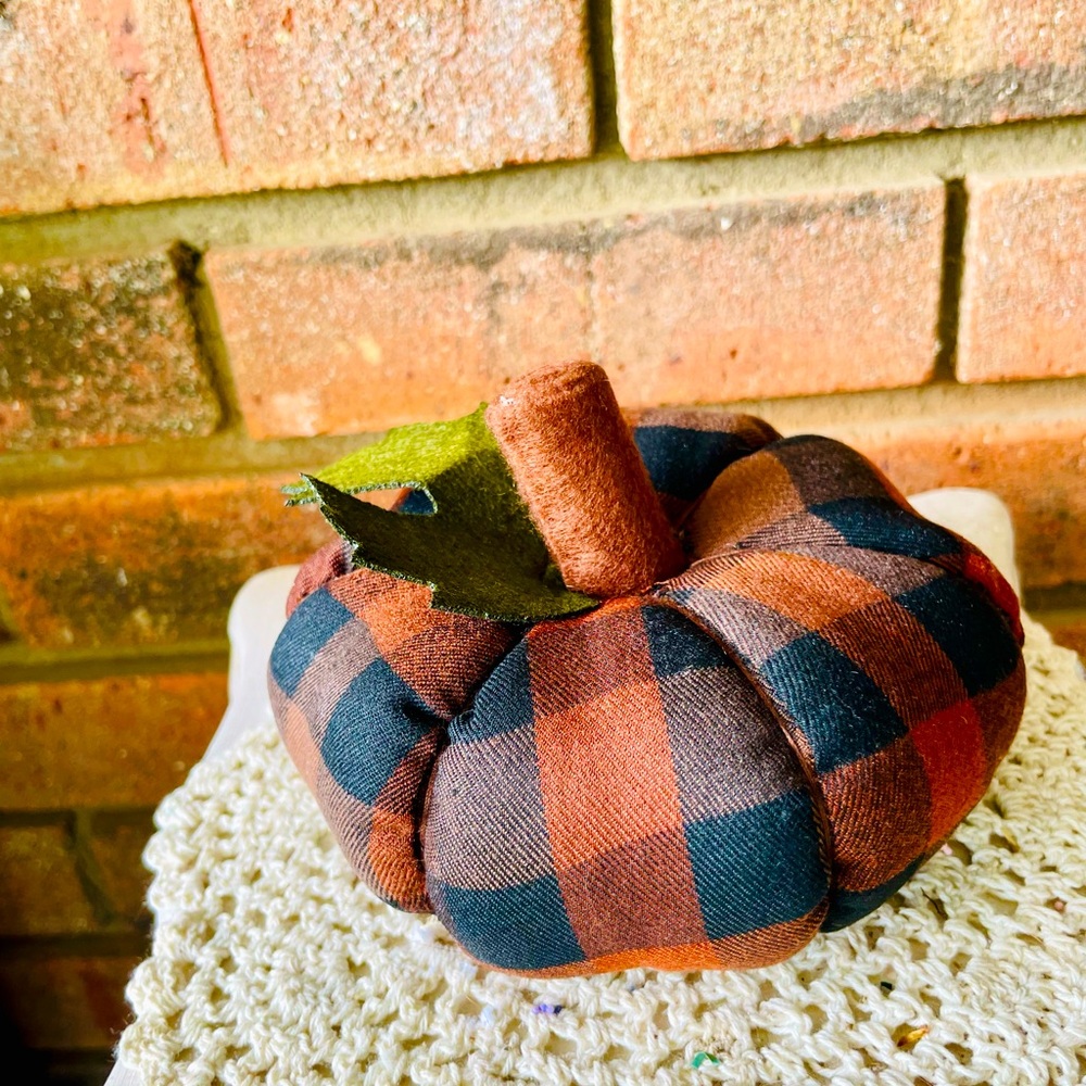 *Earthtone Plaid Pumpkin, Small